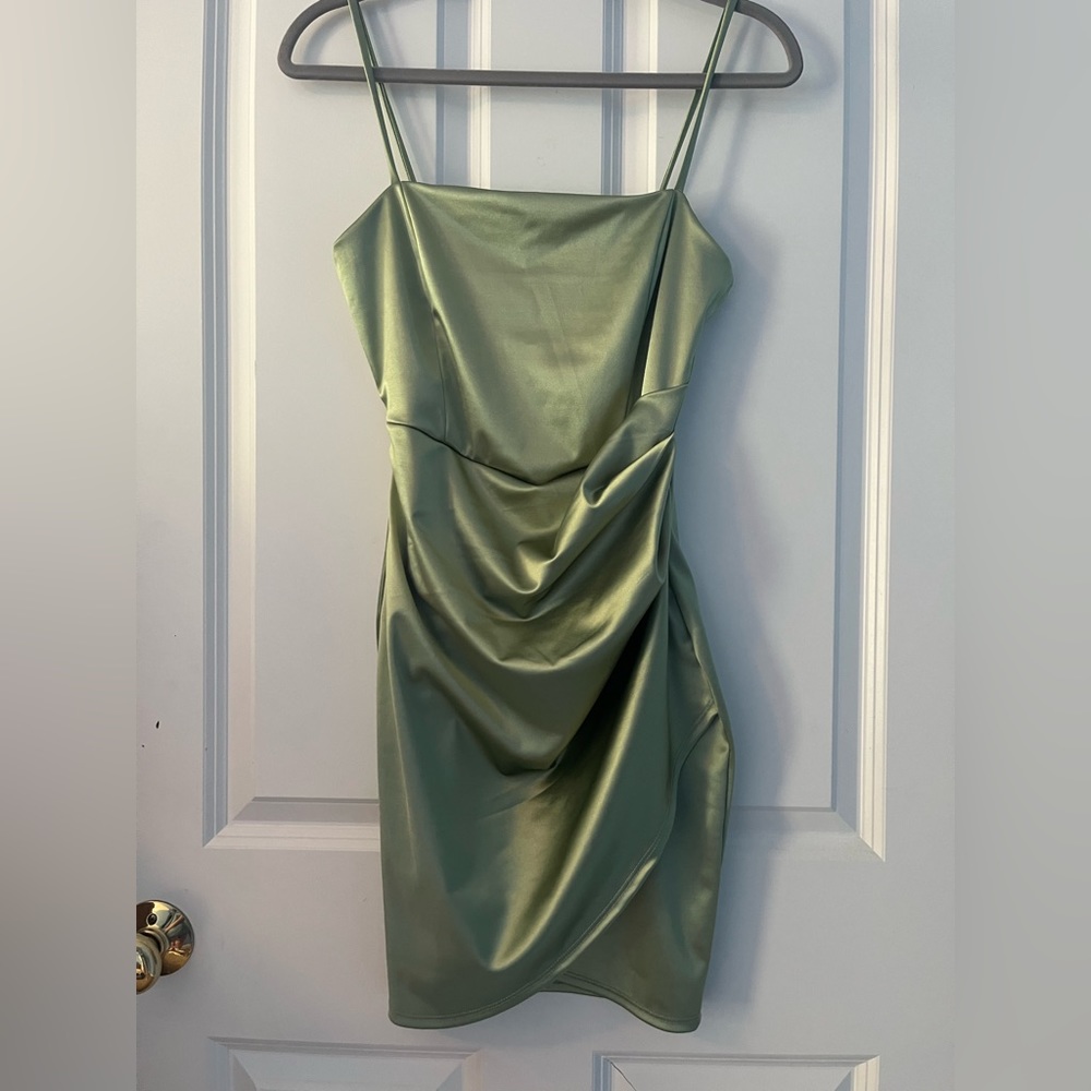 Sage green Windsor mini cocktail/ Semi formal dress. Size medium.